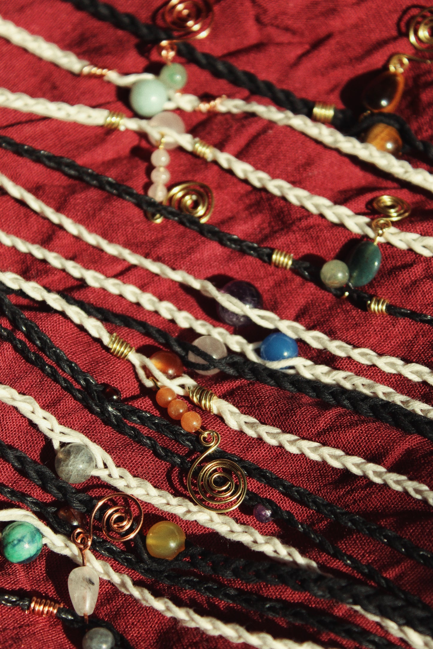 Chokers macrame con pietre